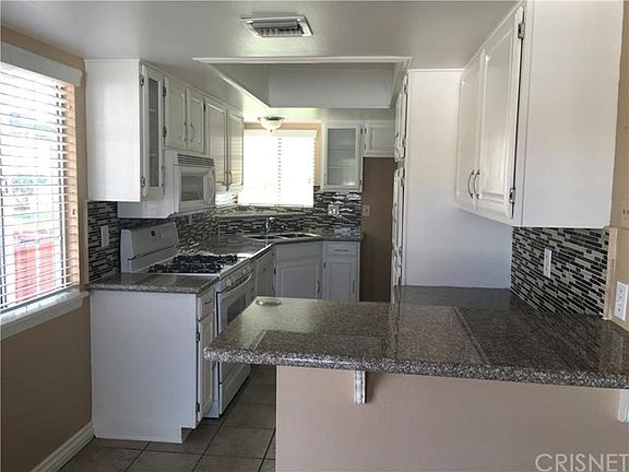 3rd image of 28909 Dubois St
