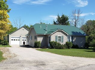 447 Garfield Ave, Cheboygan, MI 49721