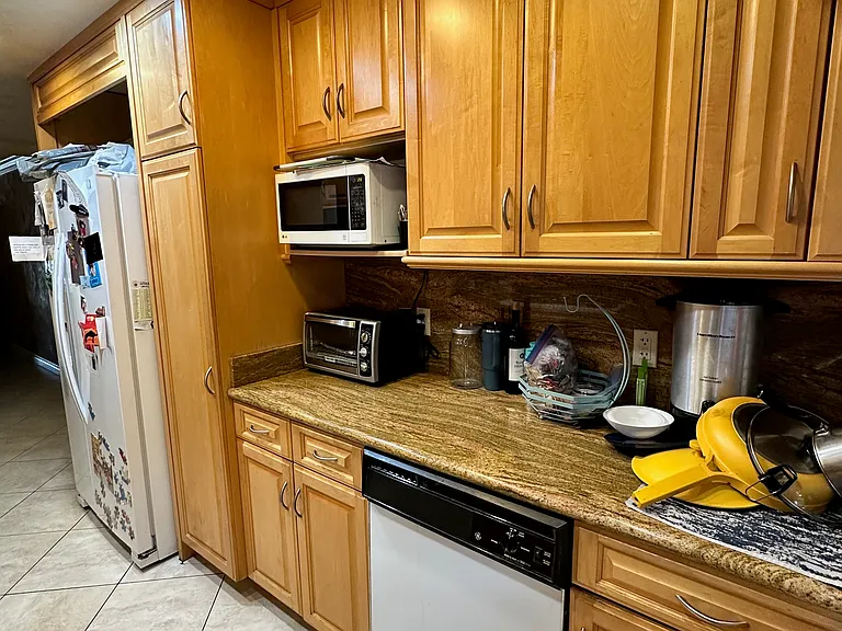 5352 Zelzah Ave — Photo 24