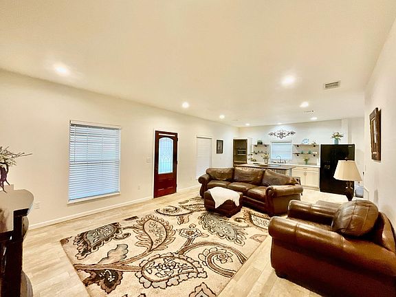 3rd image of 544 Keathley Rd