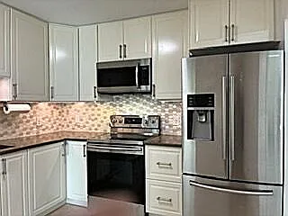 3 bed, 3.5 bath, 2025 sqft, $2,750 — Photo 4