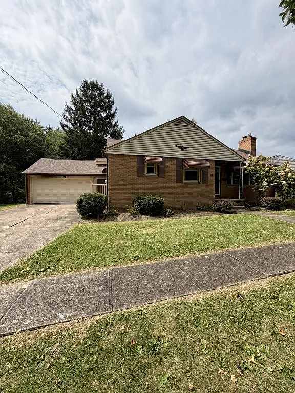 32 Orchard Dr — Photo 1