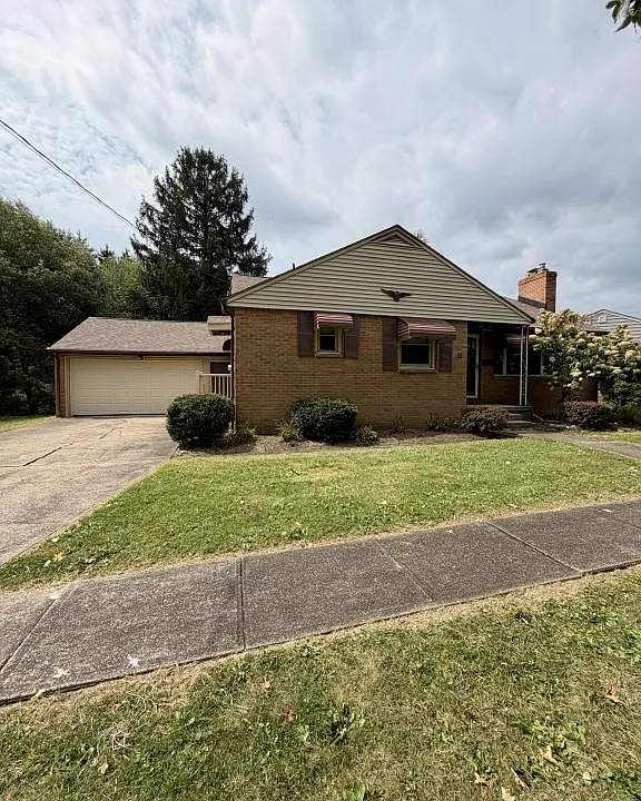 32 Orchard Dr