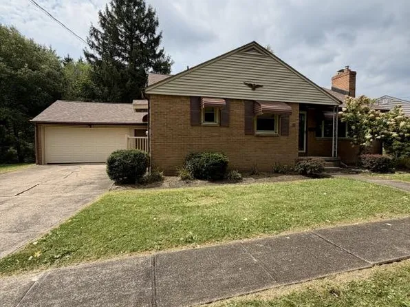 32 Orchard Dr, Poland, OH 44514