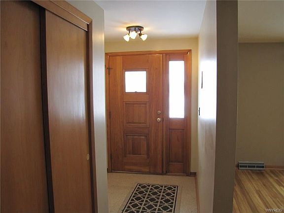 4th image of 22 Harvard Ct