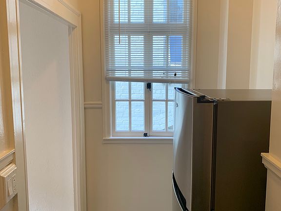 2nd image of 700 Taylor St APT 304