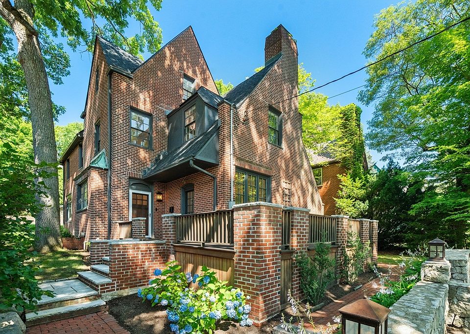 1st image of 601 Walnut St