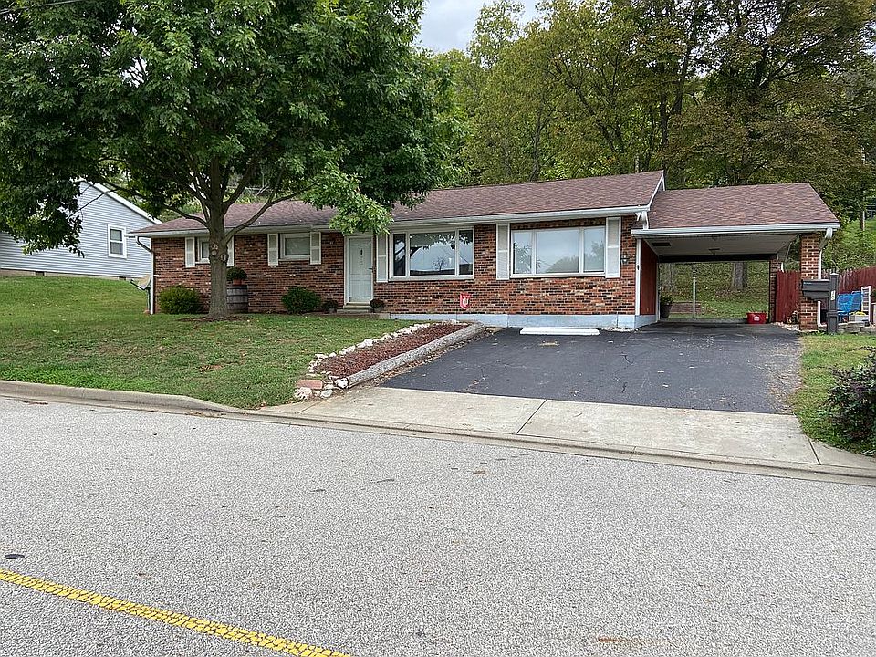 1st image of 70 Glenn Dr