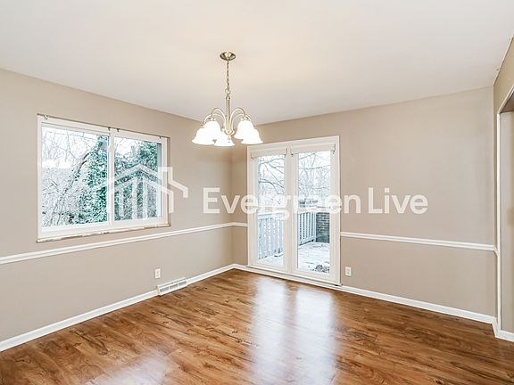 4th image of 51 W Fairway Dr
