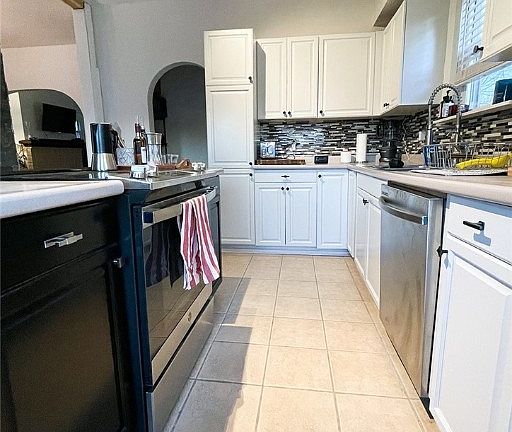 5th image of 121 Shirley Cir