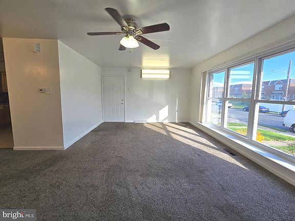 3rd image of 2119 Hoffnagle St