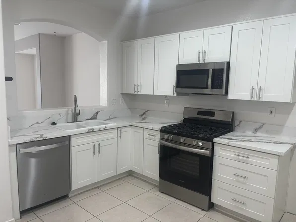 4498 Brisbane Way Unit 3, Oceanside, CA 92058