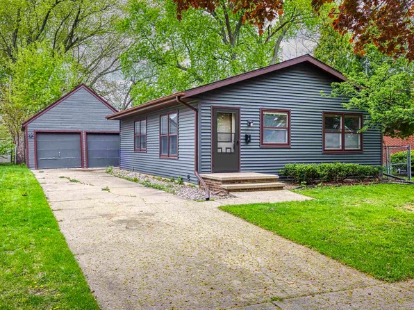 1915 N Erb St, Appleton, WI 54911