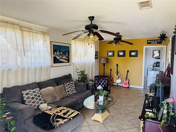 3rd image of 2308 Alabo St