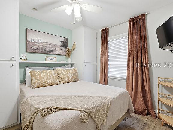 5th image of 4 N Forest Beach Dr APT 105