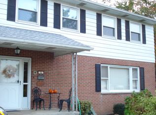 32 Valley View Dr, Pringle, PA 18704