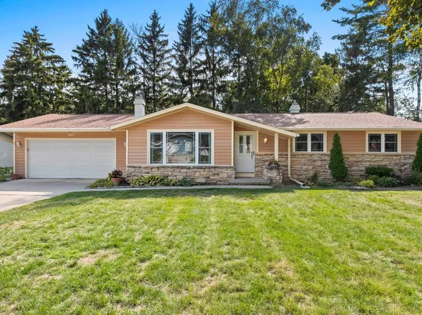 1627 Kennedy Dr, Green Bay, WI 54304