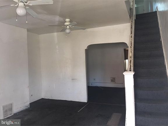 2nd image of 660 E Ontario St