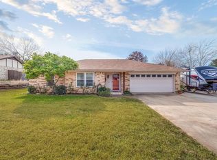 8516 Rockdale Dr, North Richland Hills, TX 76182
