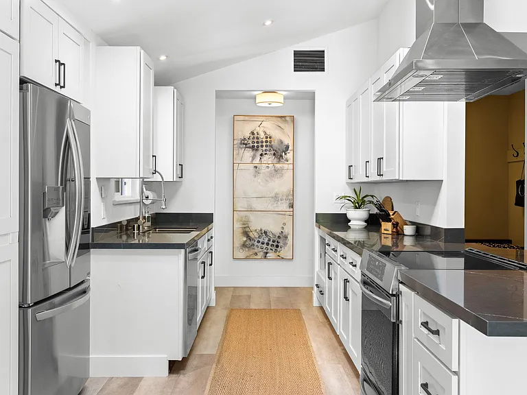 3142 Kingston Ave — Photo 10