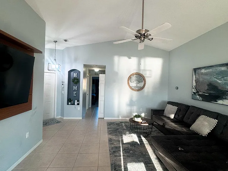 532 SW Indian Key Dr — Photo 13