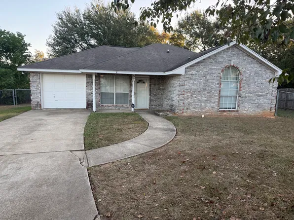 57 Green Oak Cir, Nash, TX 75569