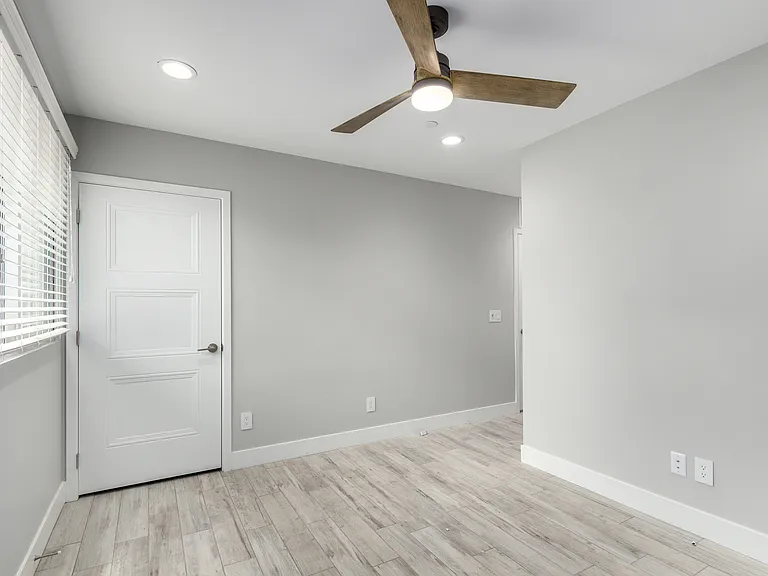 4525 N 40th St #5 — Photo 11