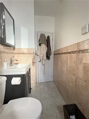 Rented by RBM Brokerage | media 16