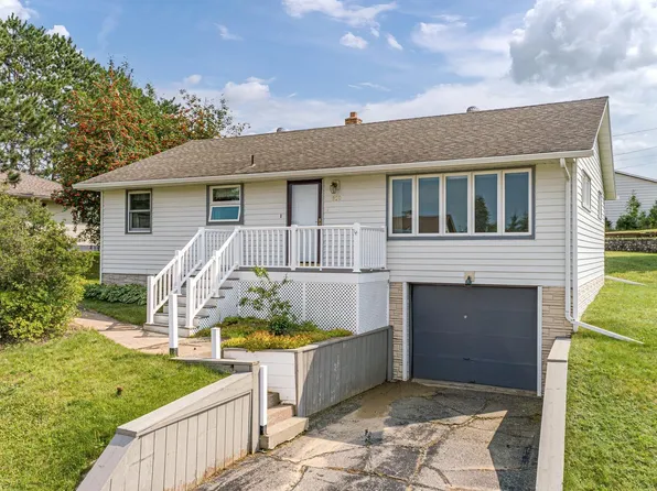 820 E Harvey St, Ely, MN 55731