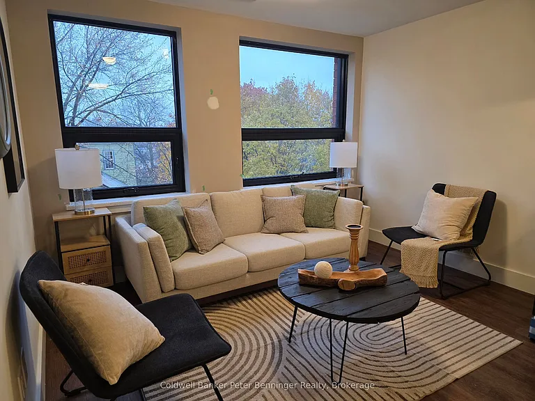 604 Queen St S #313 — Photo 5