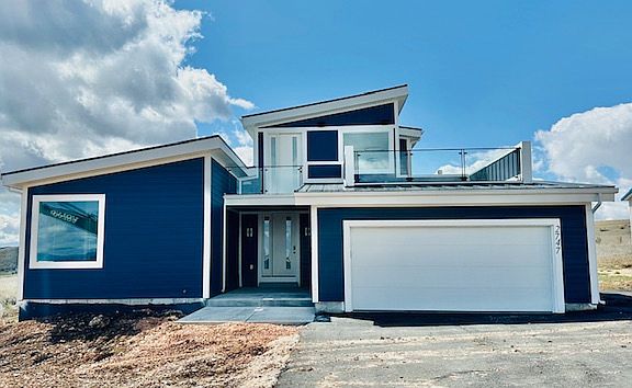 2nd image of 2747 S Country Club Way