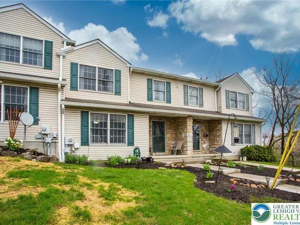 523 S New St, Nazareth, PA 18064