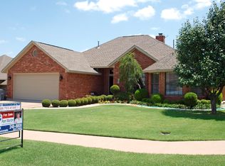 2305 NW 68th St, Lawton, OK 73505