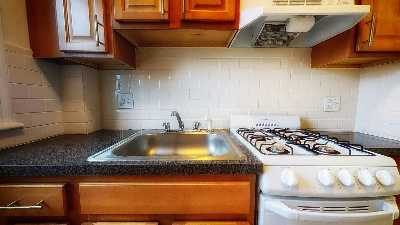 Studio, 350 sqft, $2,000 — Photo 2