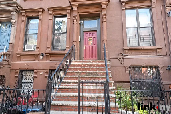 Rented by Link NY Realty | media 59
