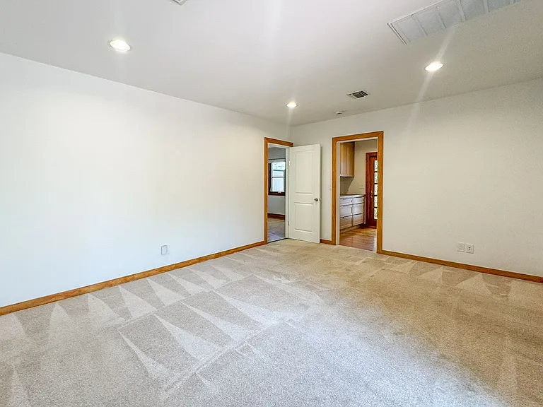 3517 Beethoven St — Photo 6