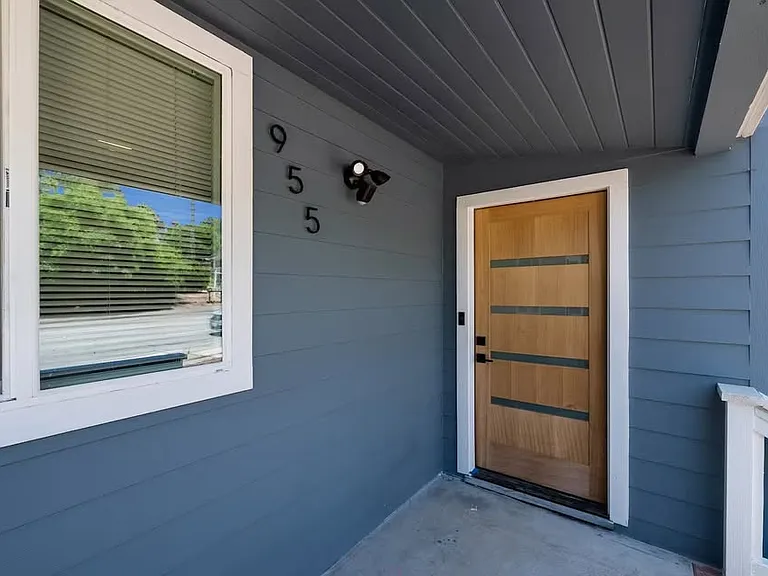 955 W 9th Ave — Photo 21