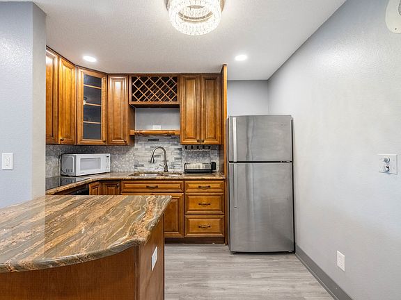 4th image of 3130 W Monroe St APT 204