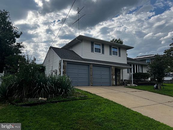 2nd image of 588 Kismet Rd