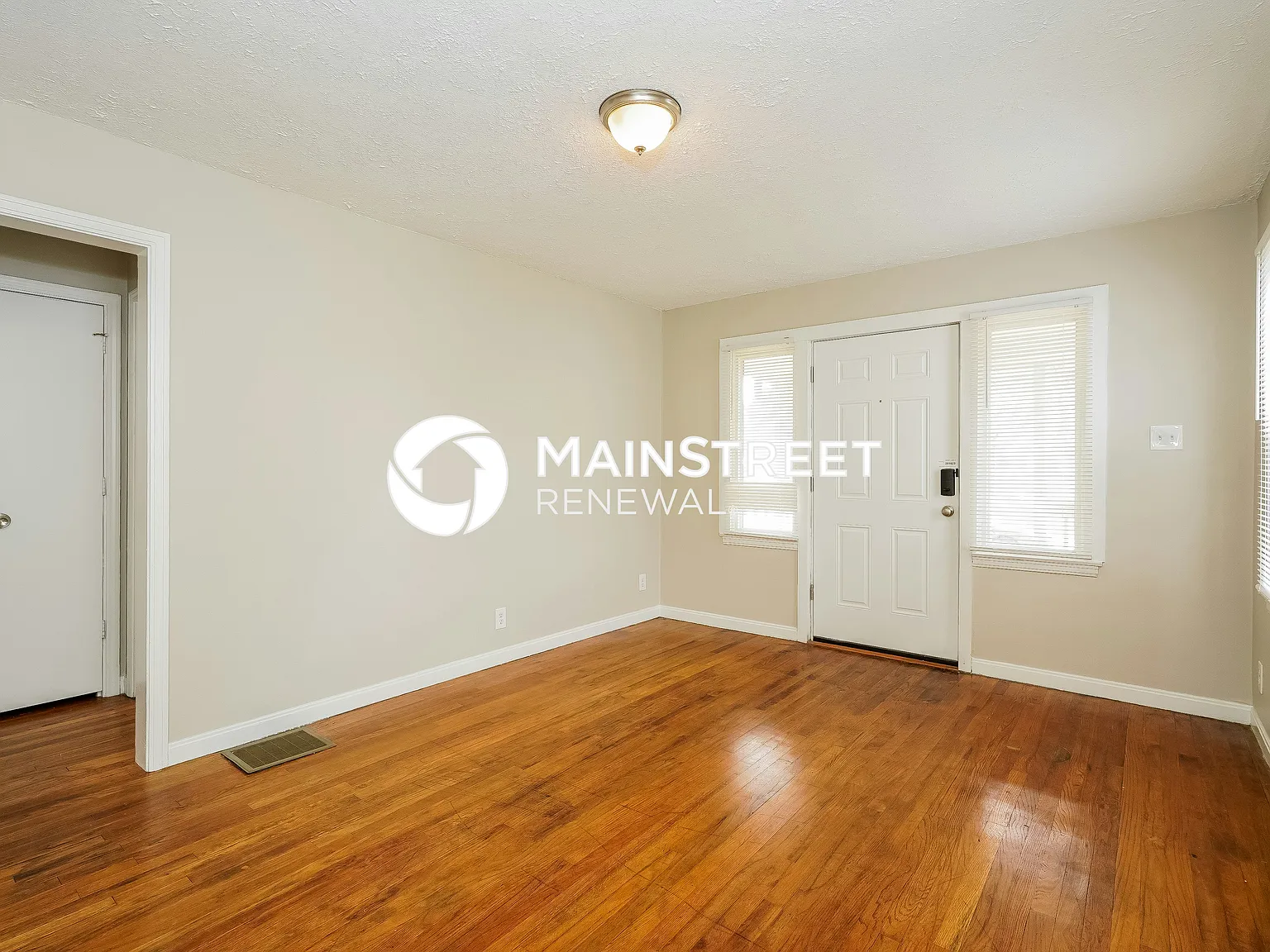 4568 Young Ave — Photo 2