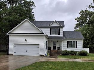 17 Harris Creek Rd, Hampton, VA 23669