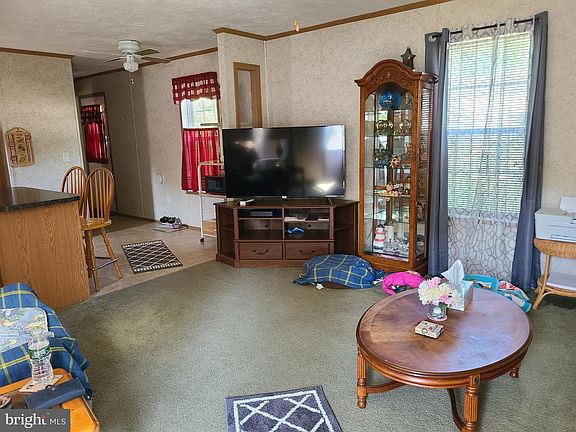 3rd image of 638 Newport Dr