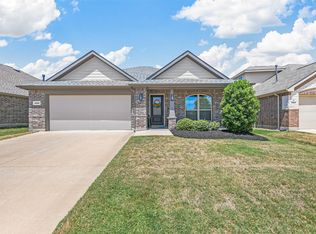 9332 Flying Eagle Ln, Fort Worth, TX 76131