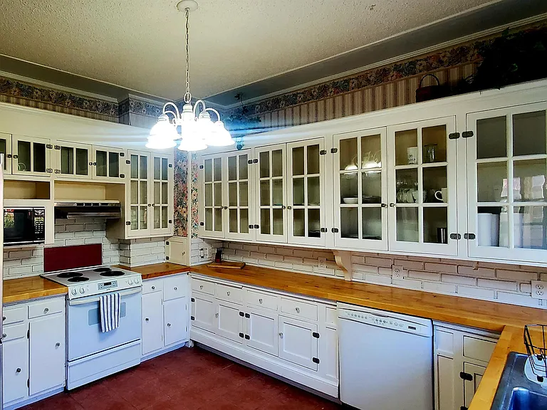 704 N Jefferson St — Photo 11