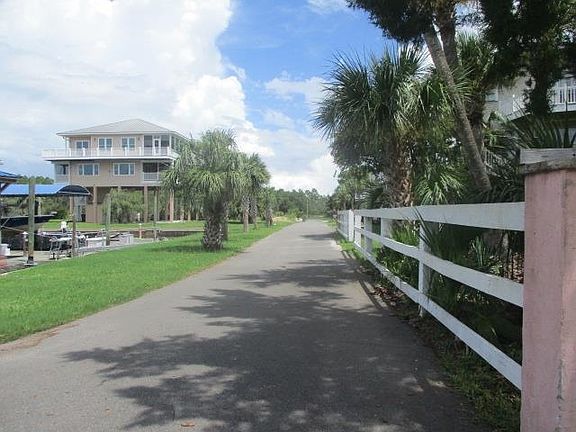 2nd image of 224 Harbour Point Dr