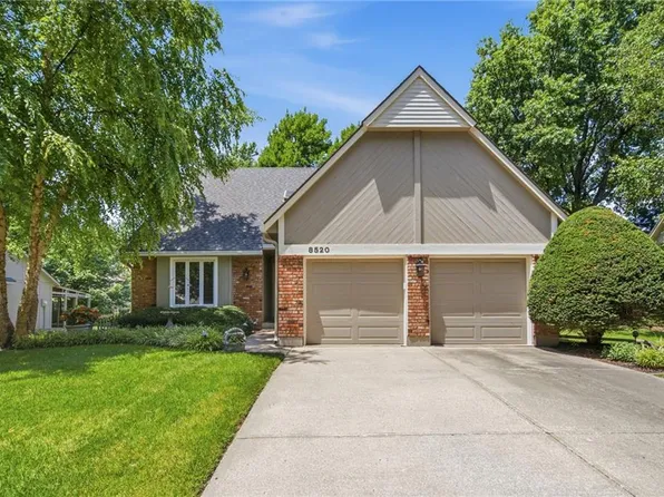 8520 Darnell St, Lenexa, KS 66215