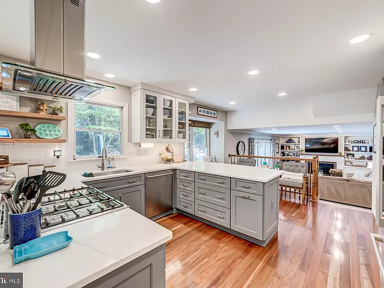 13930 S Springs Dr — Photo 45