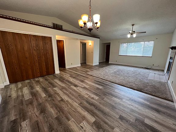4th image of 1656 N Way E