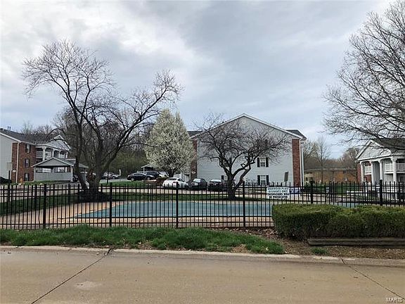 3rd image of 1942 Marine Terrace Dr APT D