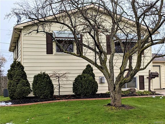 3rd image of 25 Pheasant Ln